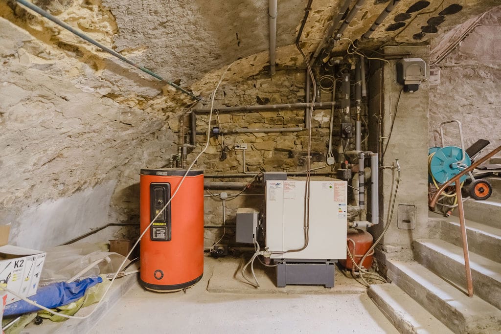 Öl-Heizung mit Warmwasser